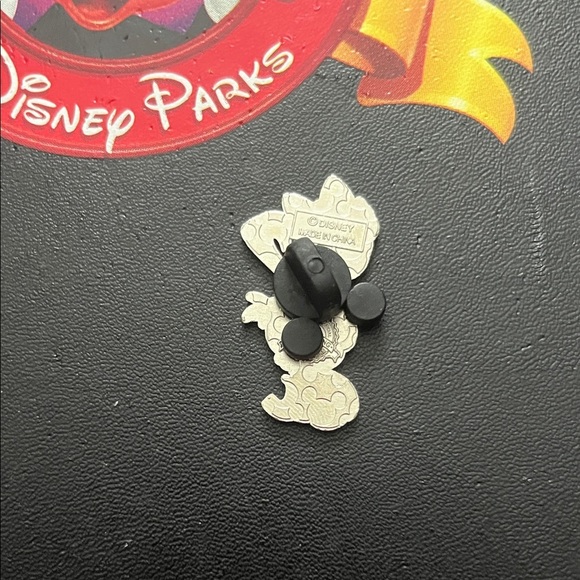Disney Daisy Duck Pin - Pink and White - Picture 2 of 3